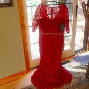 Lucci Lu Formal Elegant Burgandy Embellished Lace Maxi Sz. 10‎ Event Gown NWT